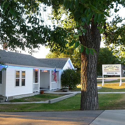 Rangeland Court Motel and RV Park